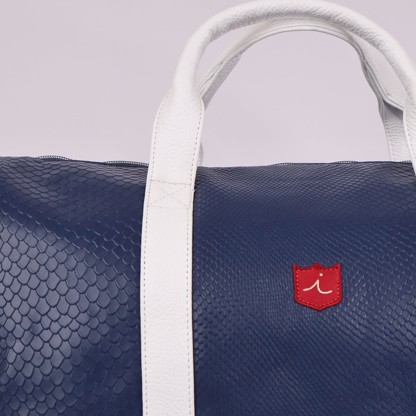 Weekender Duffel: Navy Boa / Pure White