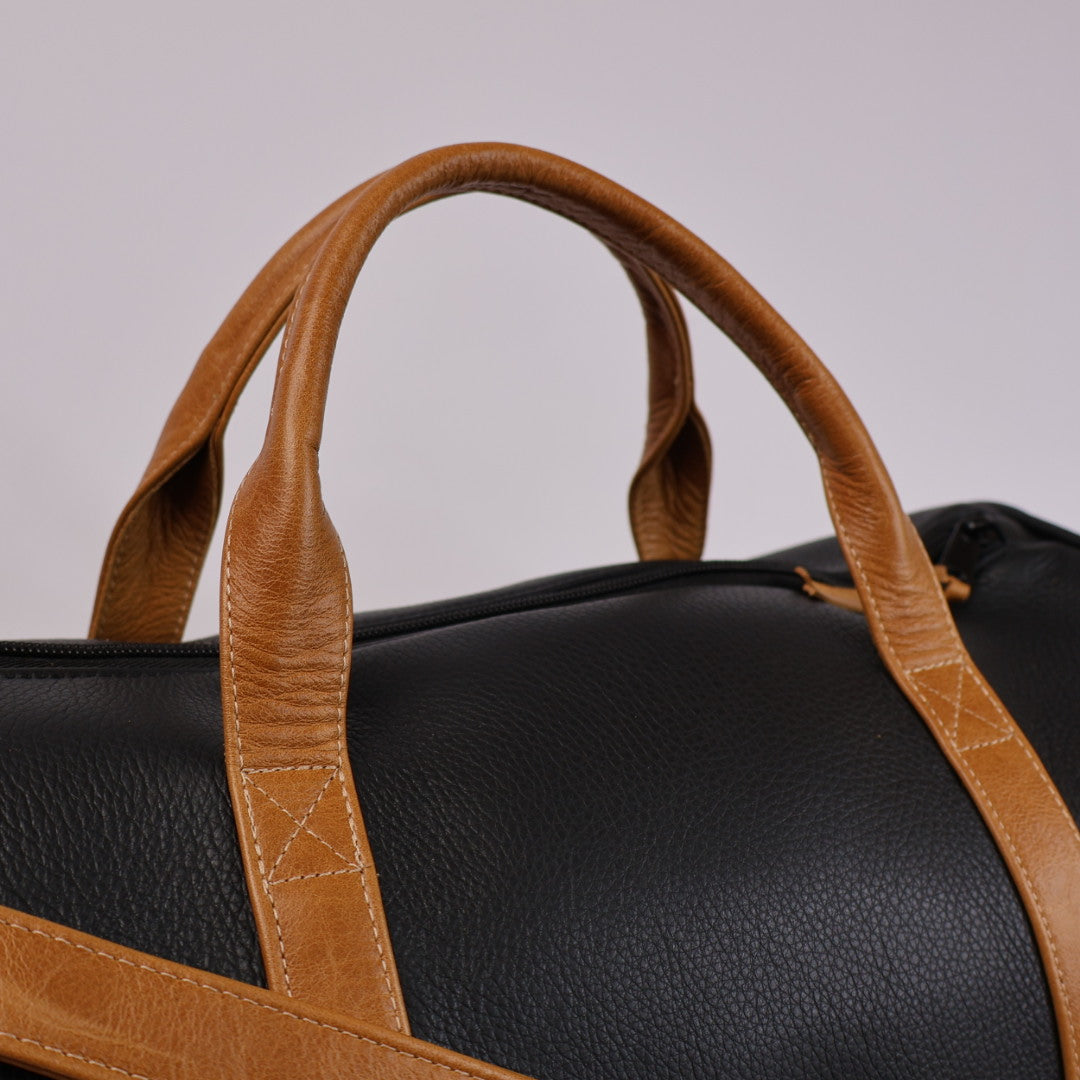 Weekender Duffel: Pitch Black / Vermont Honey