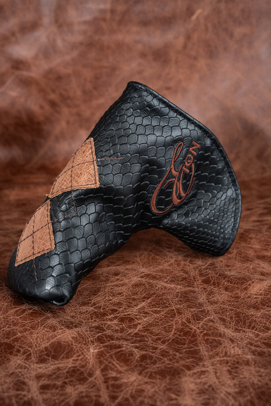 The Argyle Leather Blade Putter Cover