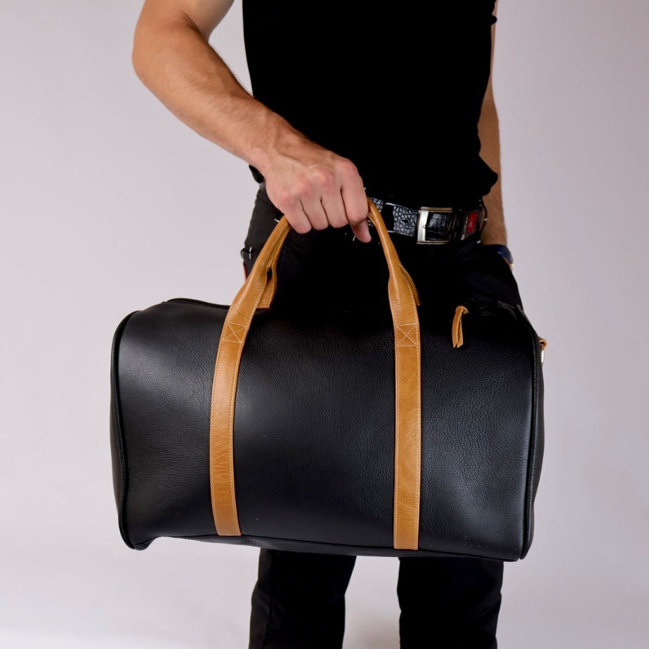 Weekender Duffel: Pitch Black / Vermont Honey