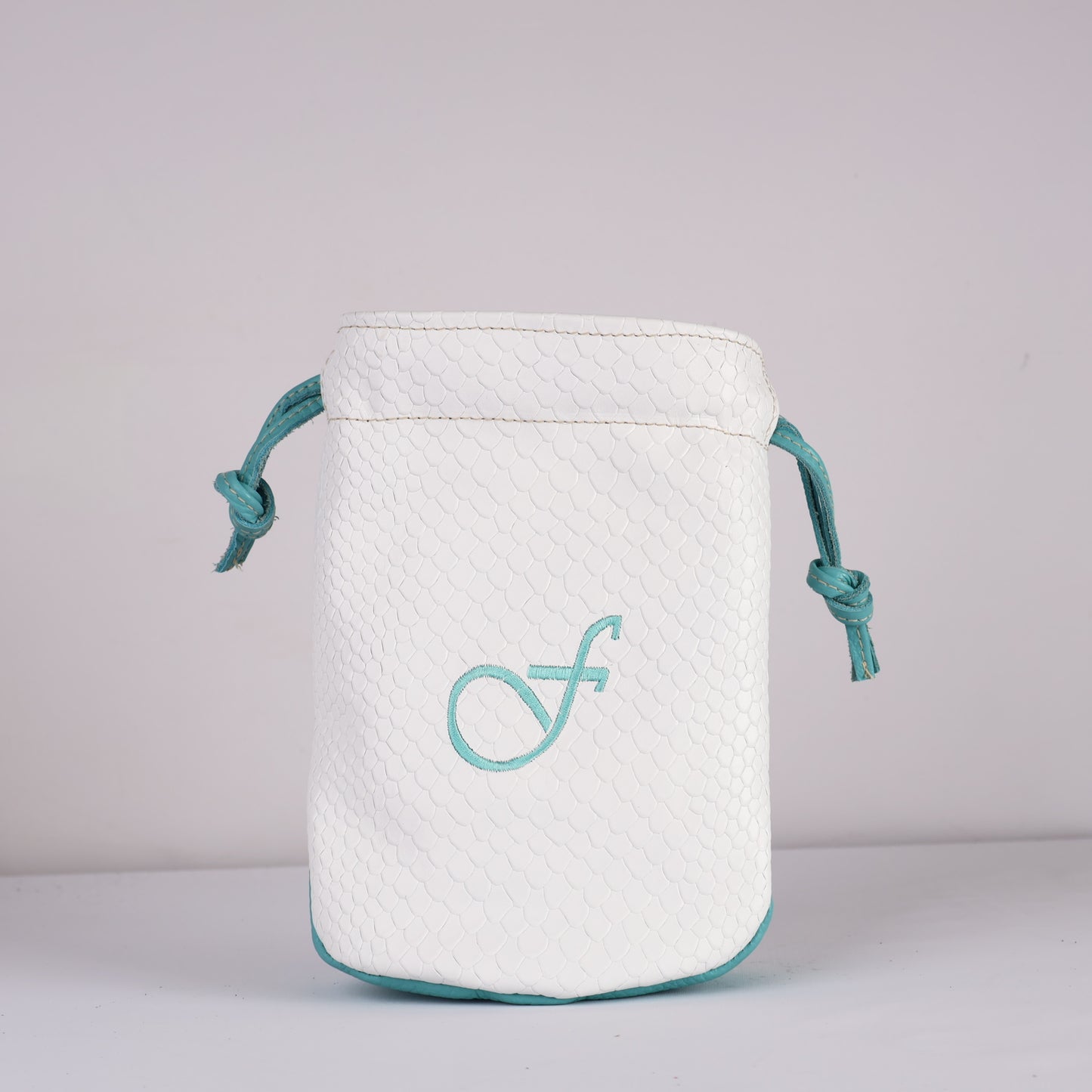 Valuables Pouch Headcover: White Boa + Tiffany