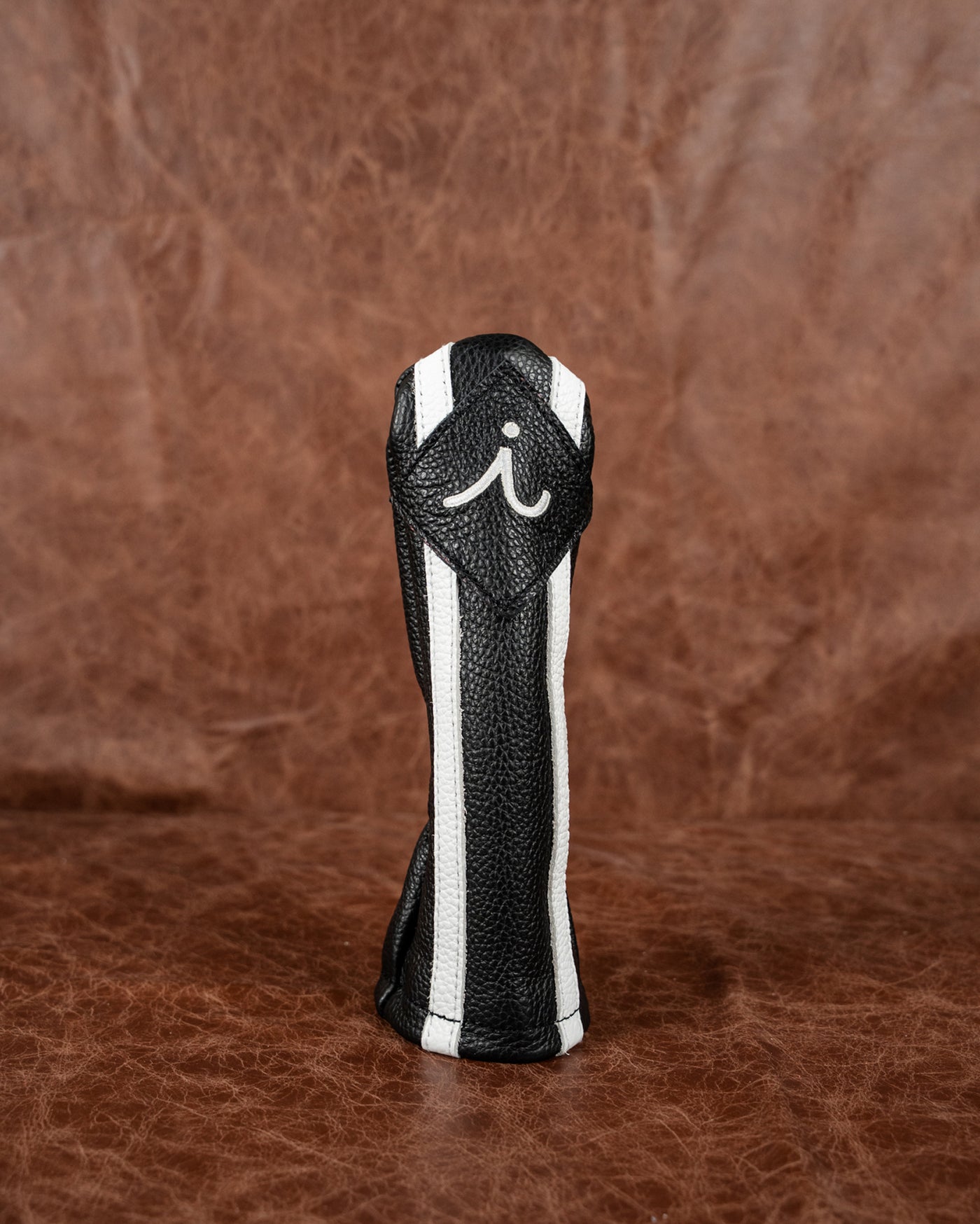 iliac Tuxedo hybrid headcover, black leather with white stripes