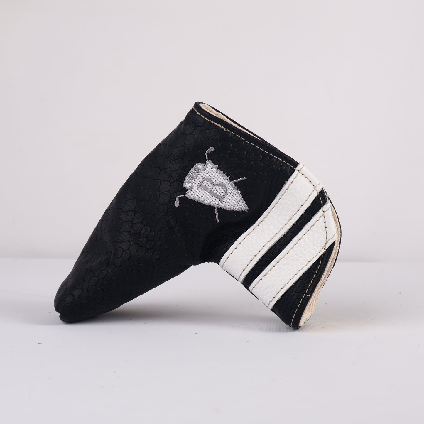 Blade Putter Headcover: Black Boa + Pure White