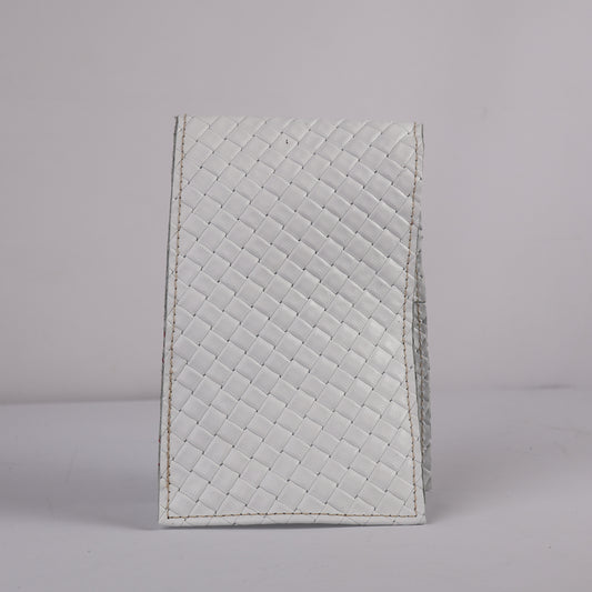 Yardage Book Cover: White Sassari